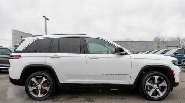 Used 2024 Jeep Grand Cherokee Limited 4xe w/ Luxury Tech Group II image 5
