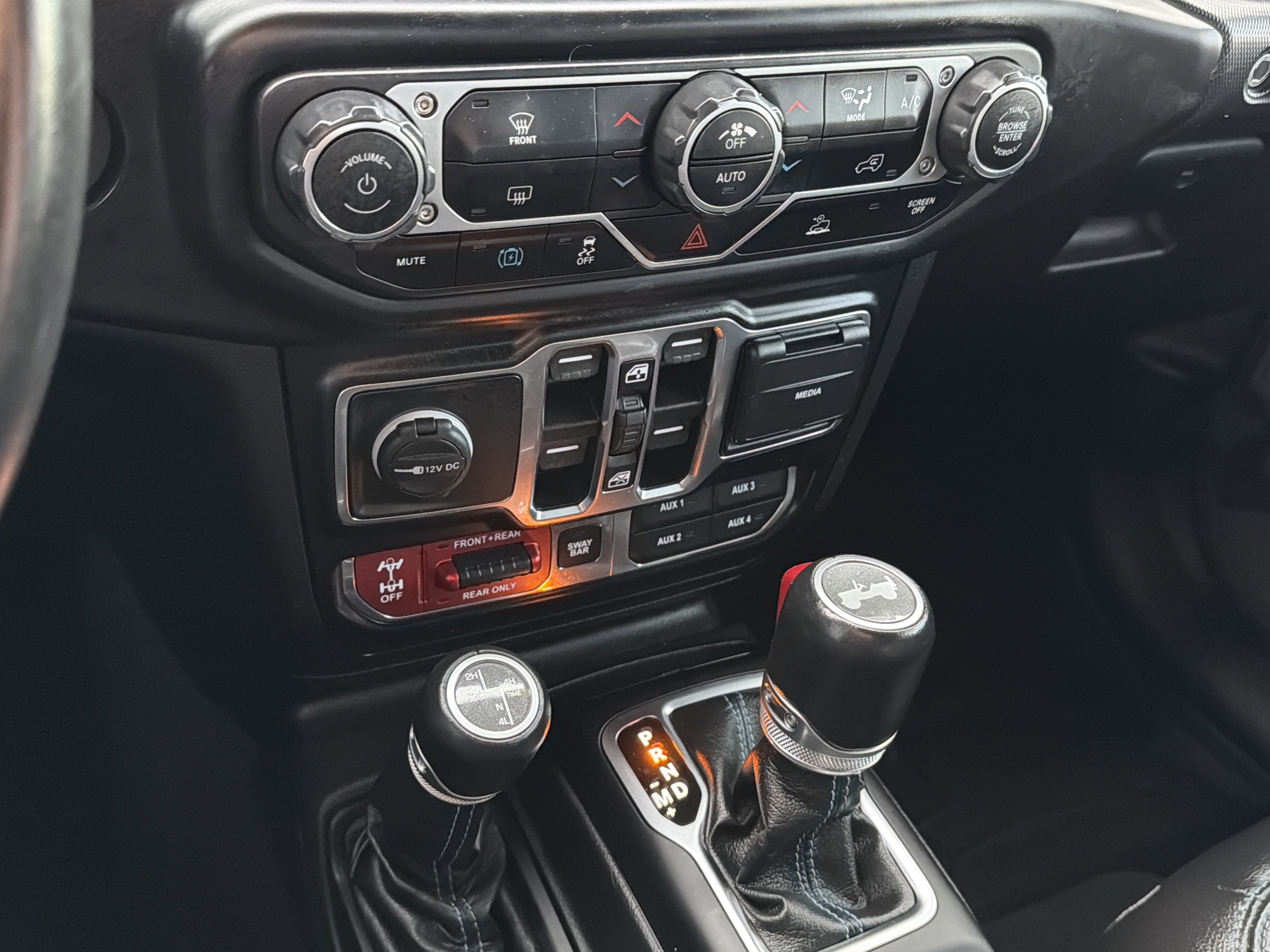 Used 2021 Jeep Wrangler Unlimited Rubicon 4xe w/ Steel Bumper Group image 24