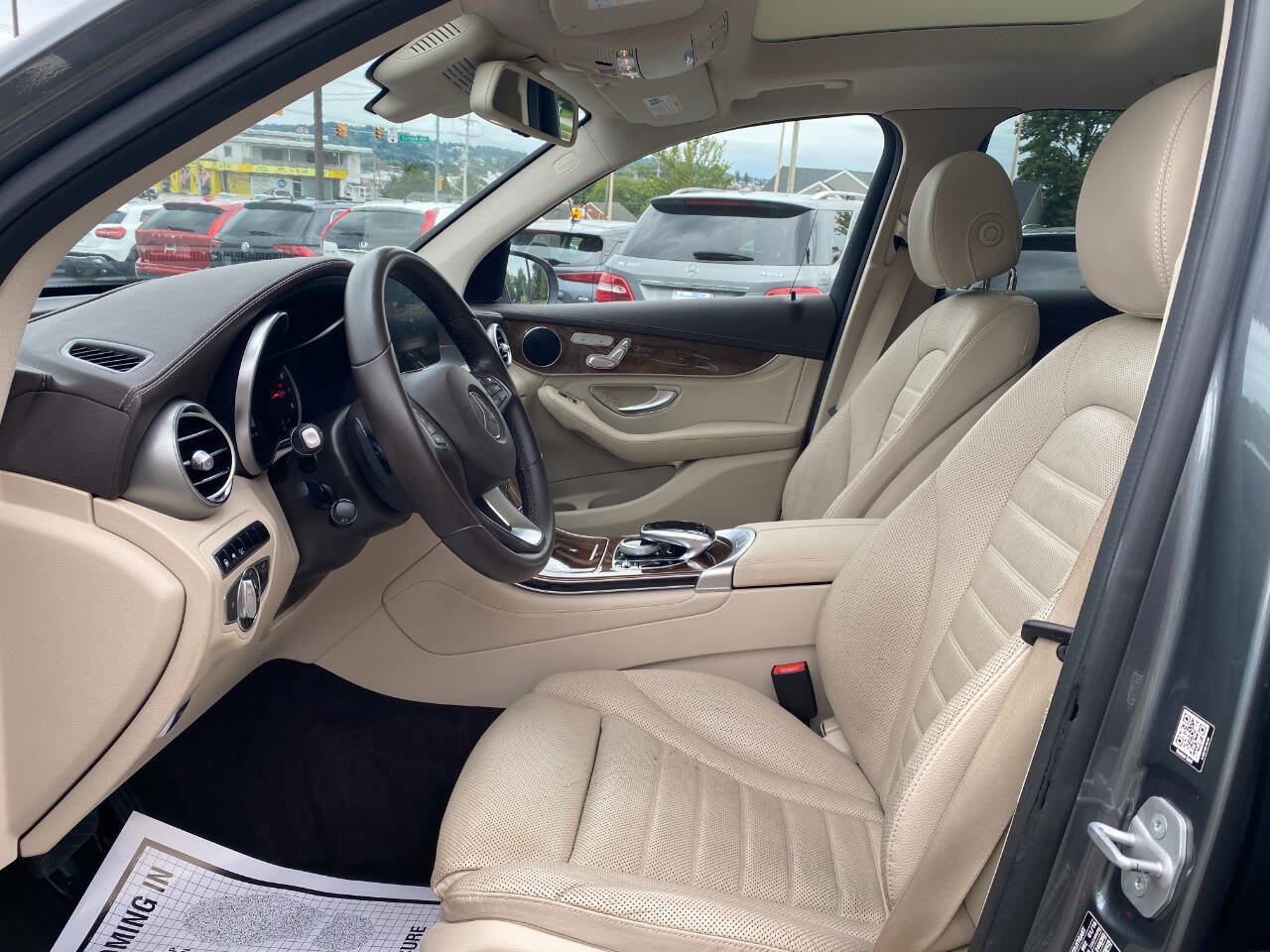 Used 2016 Mercedes-Benz GLC 300 4MATIC image 9
