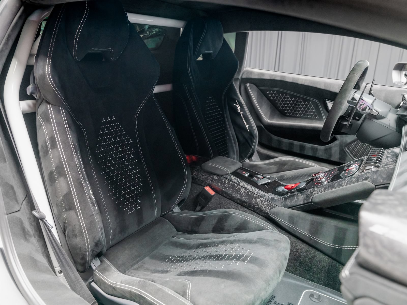 Used 2018 Lamborghini Huracan Performante AWD/4WD image 72