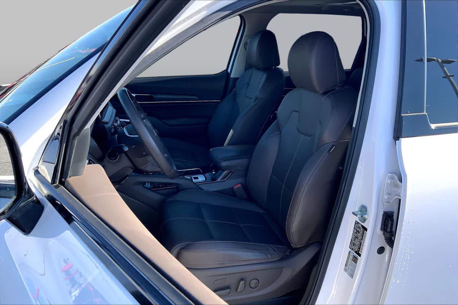 Used 2021 Kia Telluride SX w/ Towing Package FWD image 8