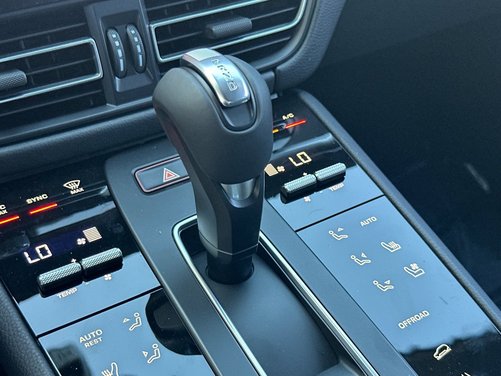 New 2026 Porsche Macan AWD/4WD image 21