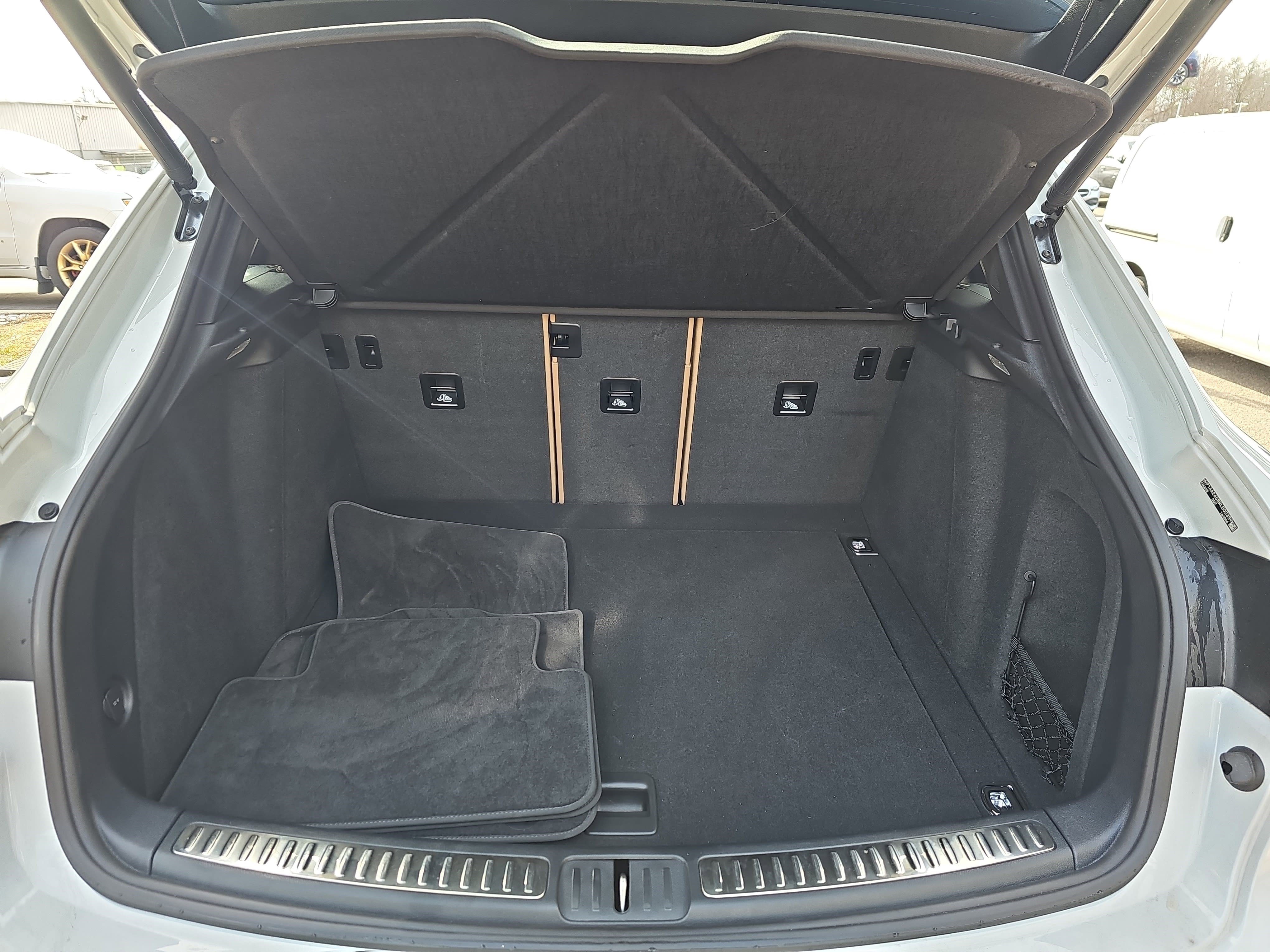 Used 2024 Porsche Macan image 13