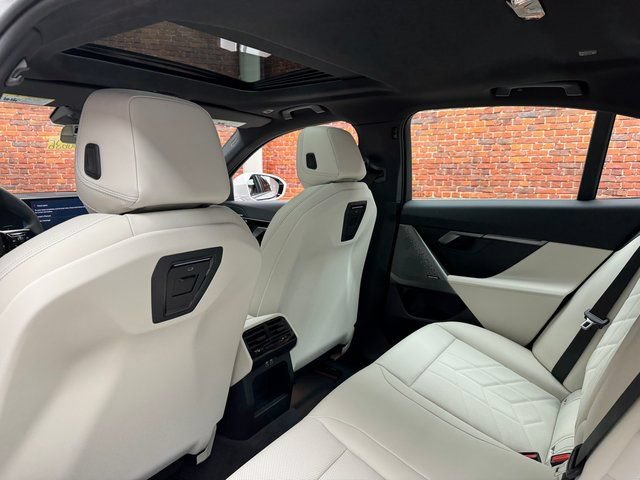 Used 2026 BMW 530i xDrive AWD/4WD image 24