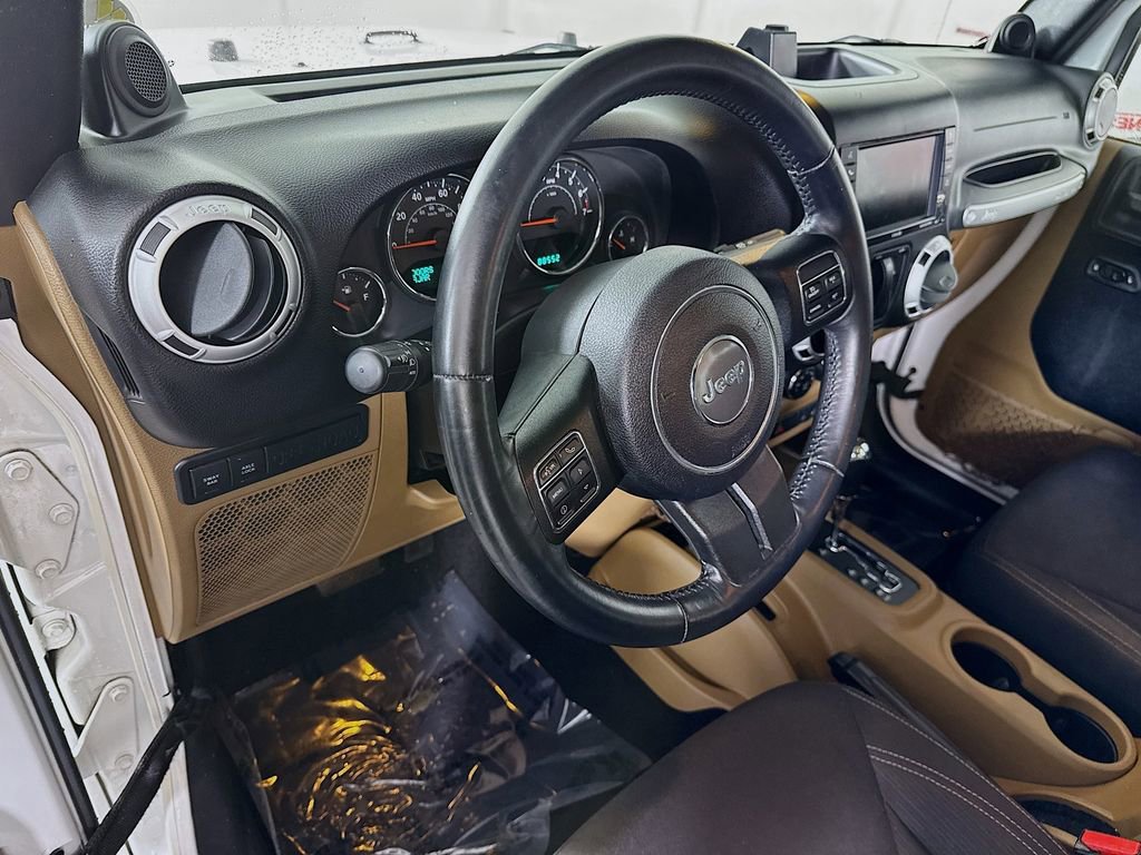 Used 2014 Jeep Wrangler Rubicon w/ Power Convenience Group image 17