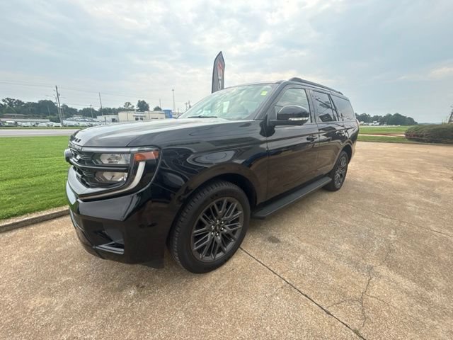 Used 2026 Ford Expedition Platinum w/ Stealth Appearance Package AWD/4WD image 4