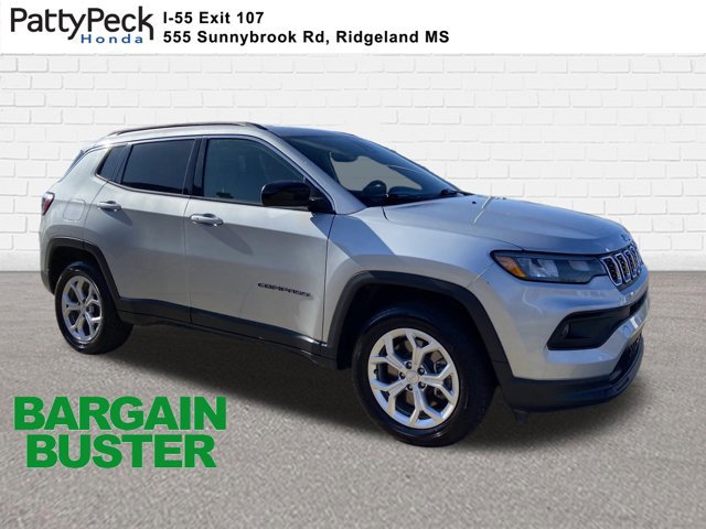 Used 2024 Jeep Compass Latitude image 1