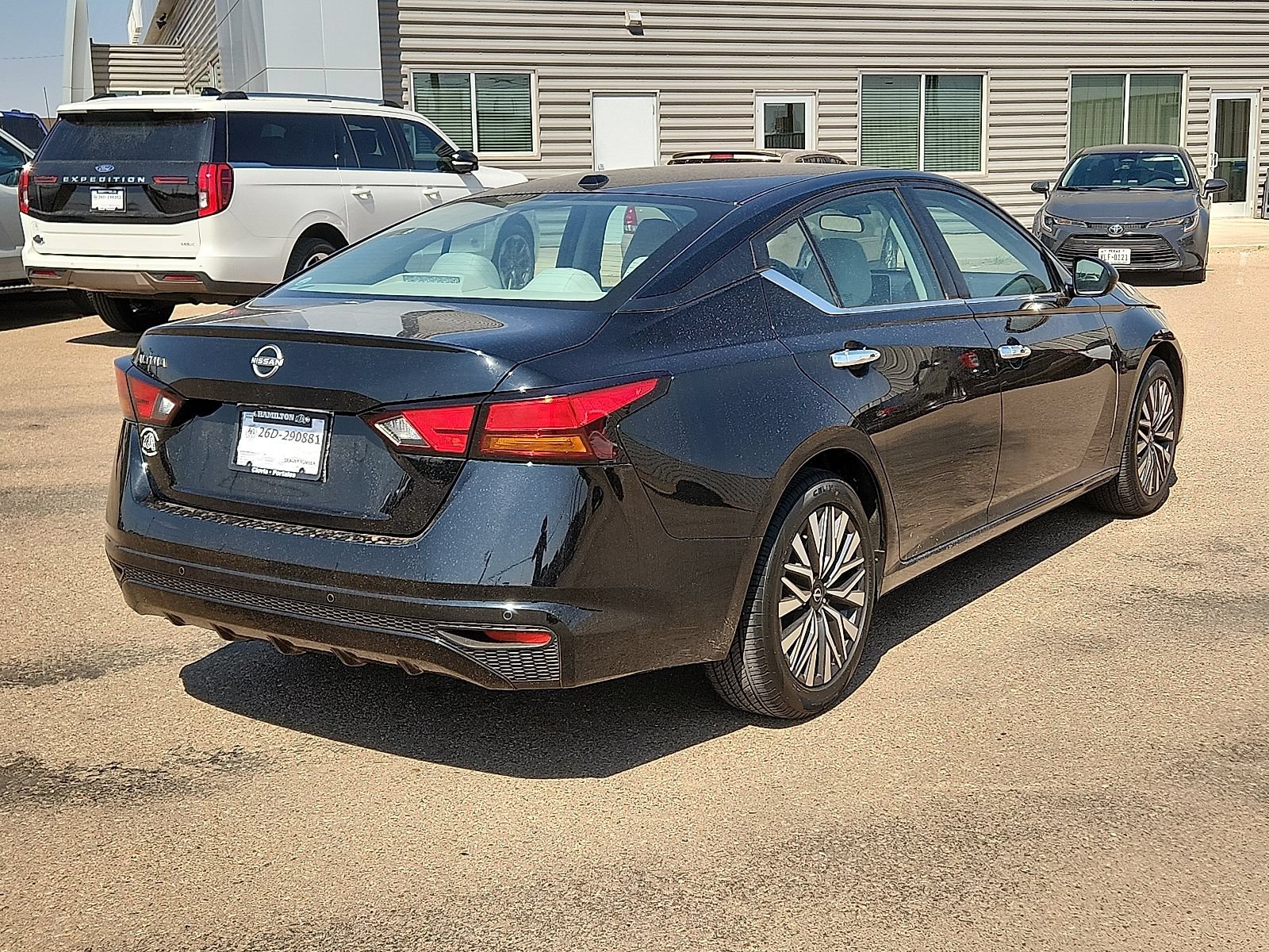 Used 2025 Nissan Altima 2.5 SV FWD image 4