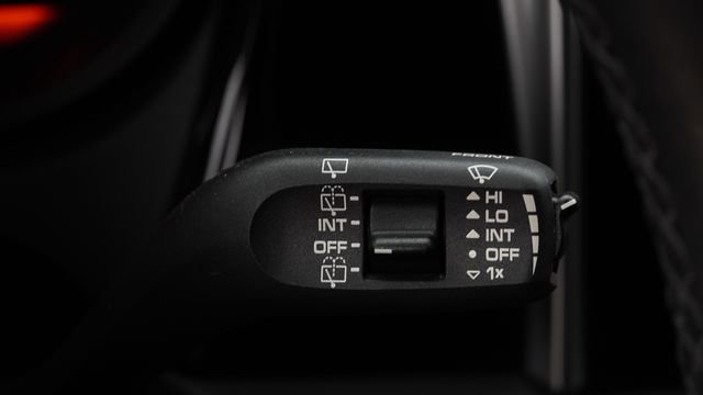 Used 2023 Porsche Macan image 31