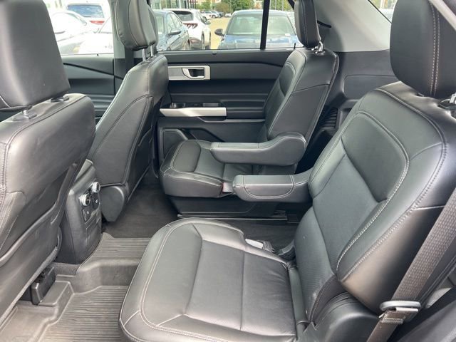 Used 2022 Ford Explorer Limited w/ Equipment Group 301A AWD/4WD image 8