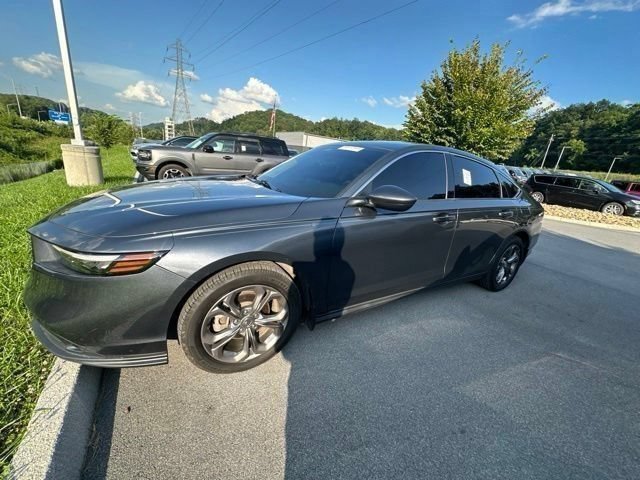 Used 2023 Honda Accord EX image 3