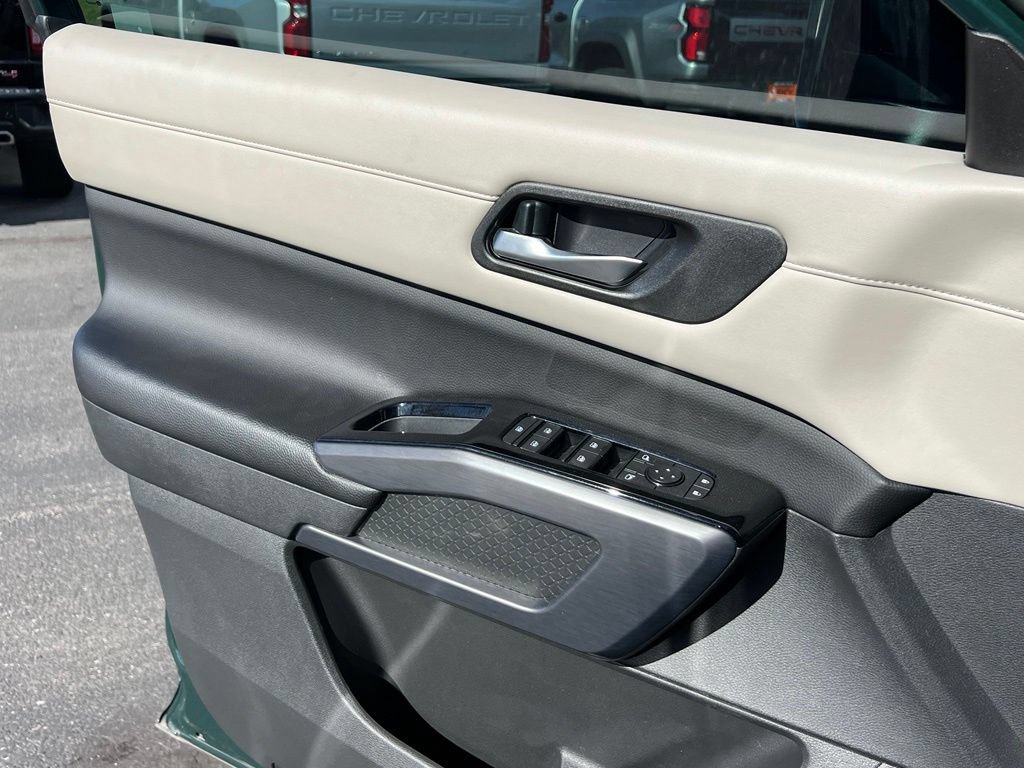 Used 2023 Nissan Pathfinder SL w/ SL Premium Package FWD image 29