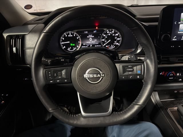Used 2025 Nissan Pathfinder SL AWD/4WD image 26