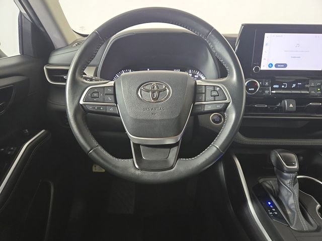 Used 2024 Toyota Highlander LE image 15