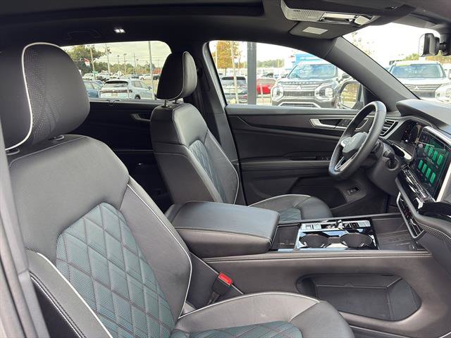 Certified 2025 Volkswagen Atlas Cross Sport SEL Premium R-Line image 9