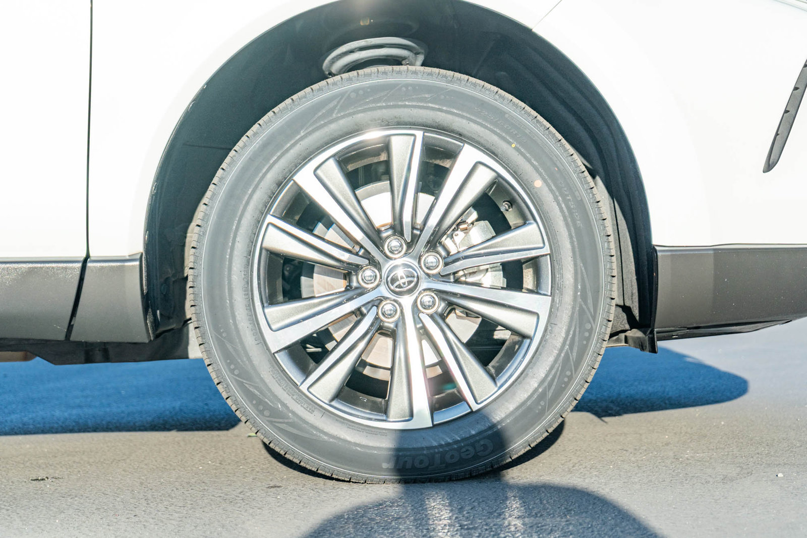Certified 2024 Toyota Venza LE AWD/4WD image 12