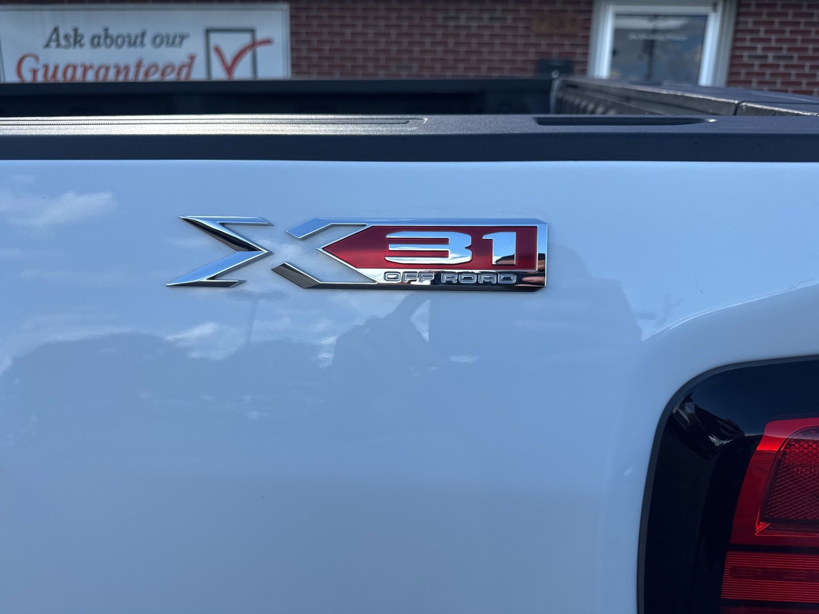 Used 2024 GMC Sierra 3500 SLE w/ SLE Value Package image 5