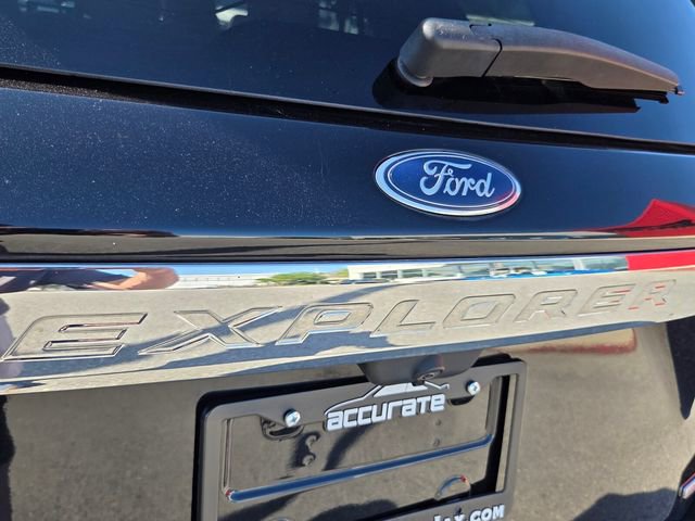 Used 2020 Ford Explorer XLT w/ Equipment Group 202A RWD image 14
