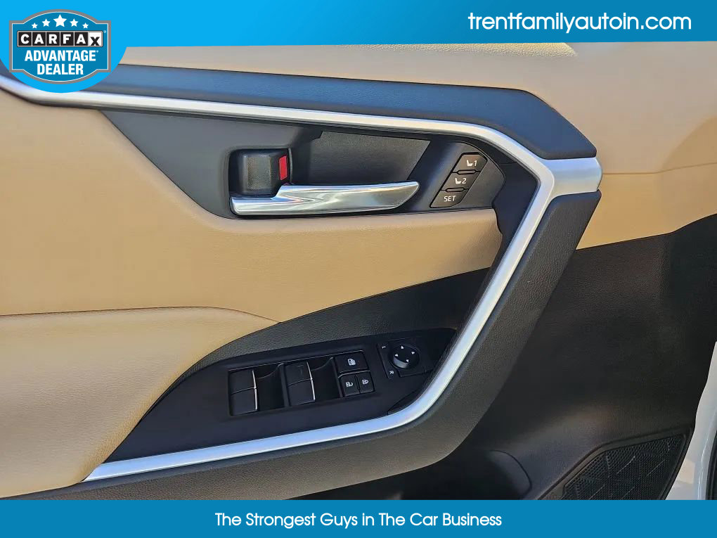 Used 2021 Toyota RAV4 XLE Premium image 29