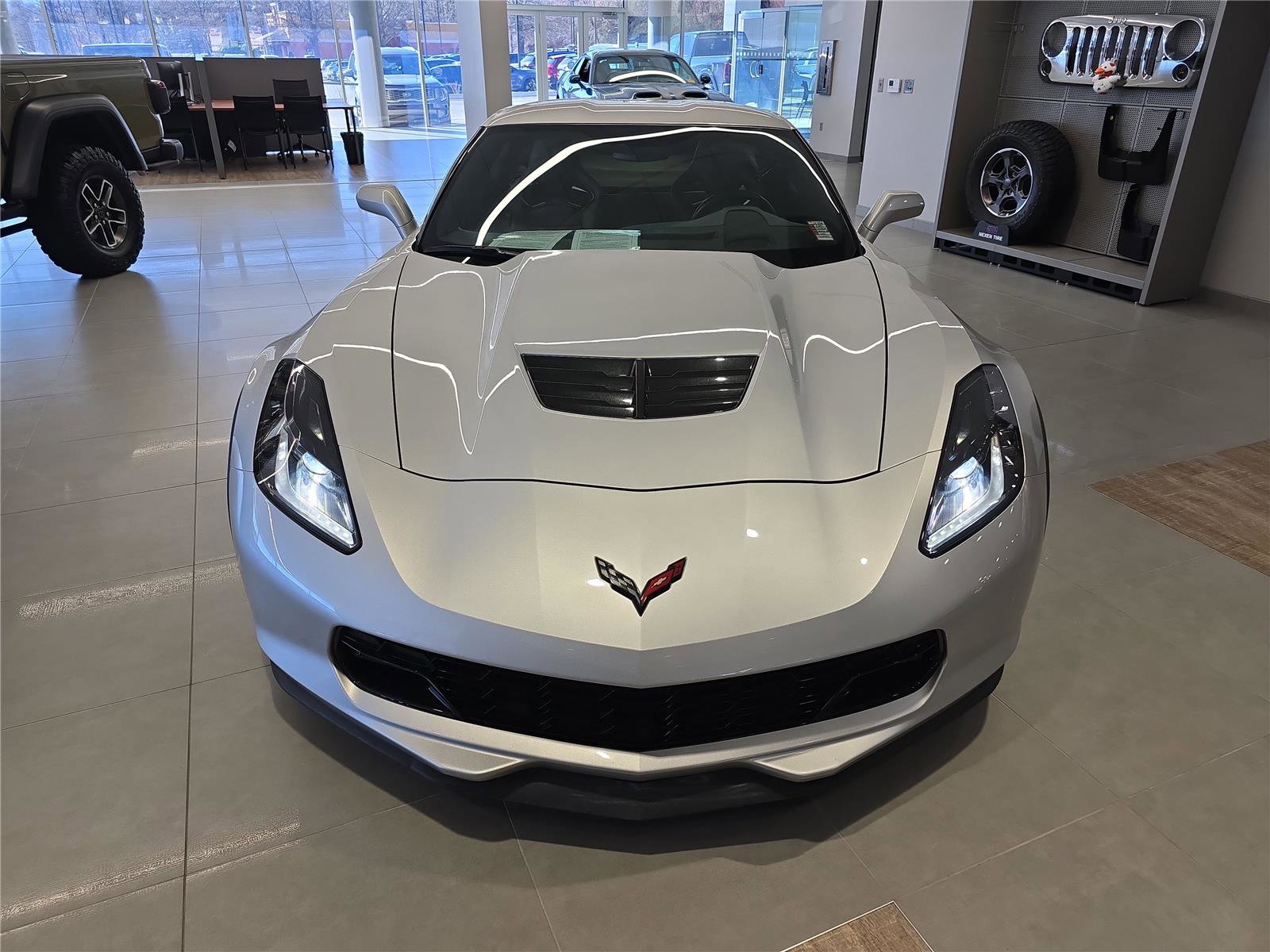 Used 2015 Chevrolet Corvette Z06 w/ 2LZ Preferred Equipment Group image 8