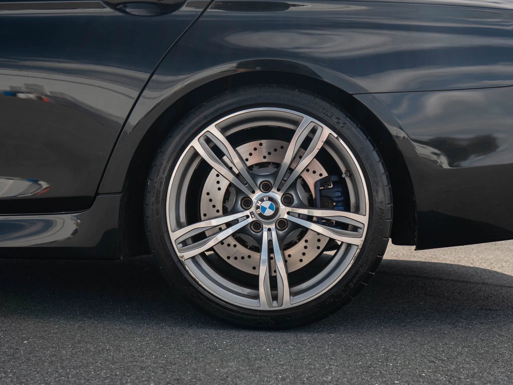 Used 2013 BMW M5 w/ Executive Pkg image 15