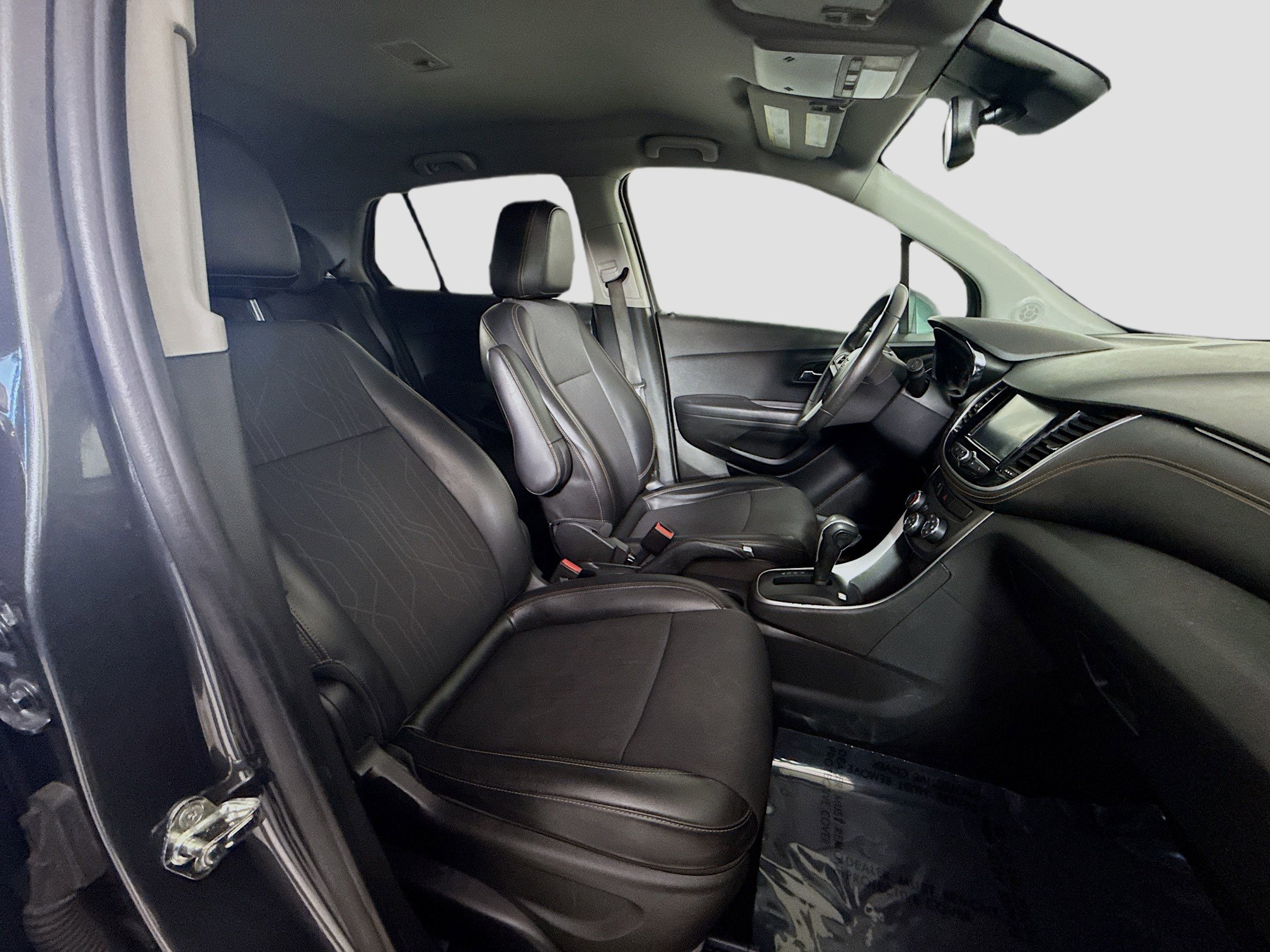 Used 2017 Chevrolet Trax LT w/ LT Convenience Package image 29