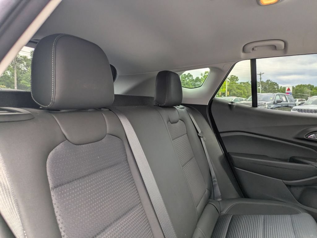 Used 2025 Chevrolet Trax LT FWD image 30