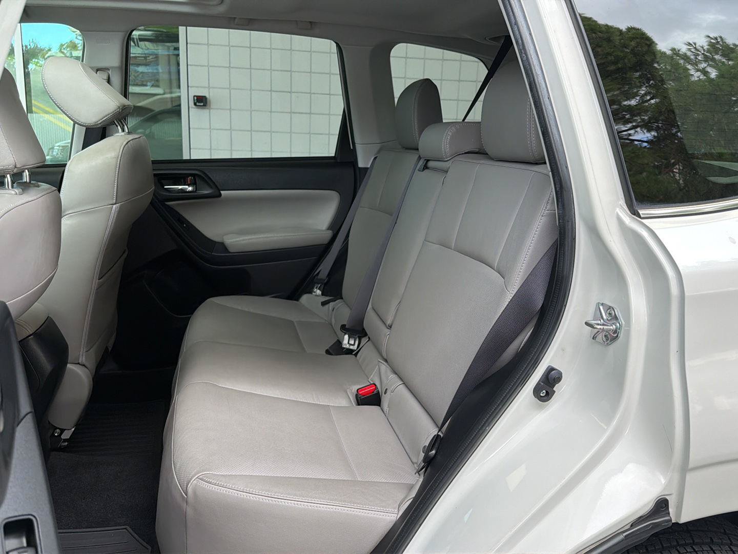 Used 2015 Subaru Forester 2.5i Limited w/ Popular Package #2 AWD/4WD image 16
