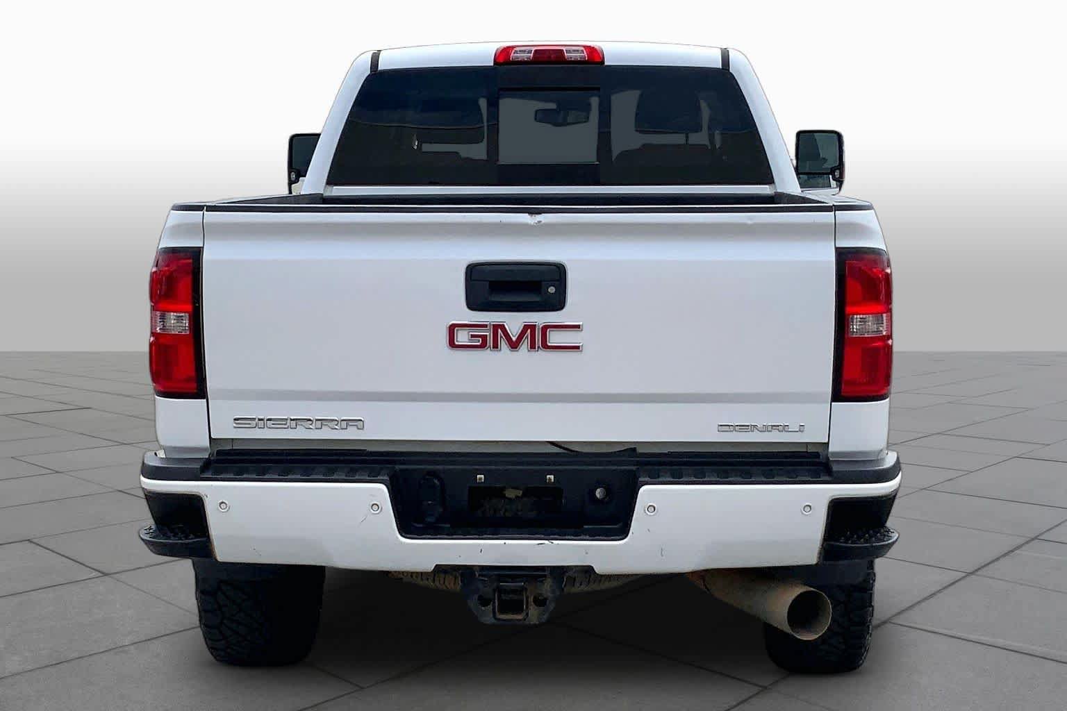 Used 2019 GMC Sierra 2500 Denali w/ Duramax Plus Package AWD/4WD image 5