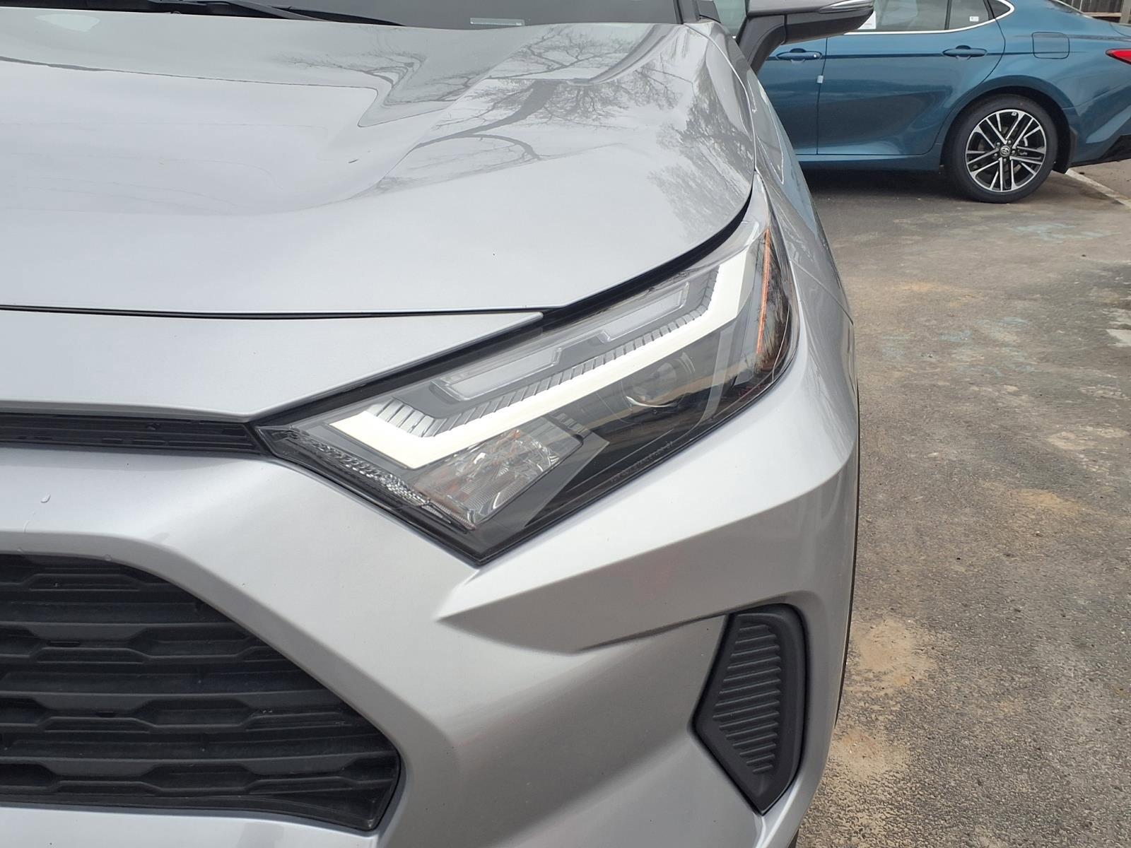 Certified 2025 Toyota RAV4 XLE FWD image 32