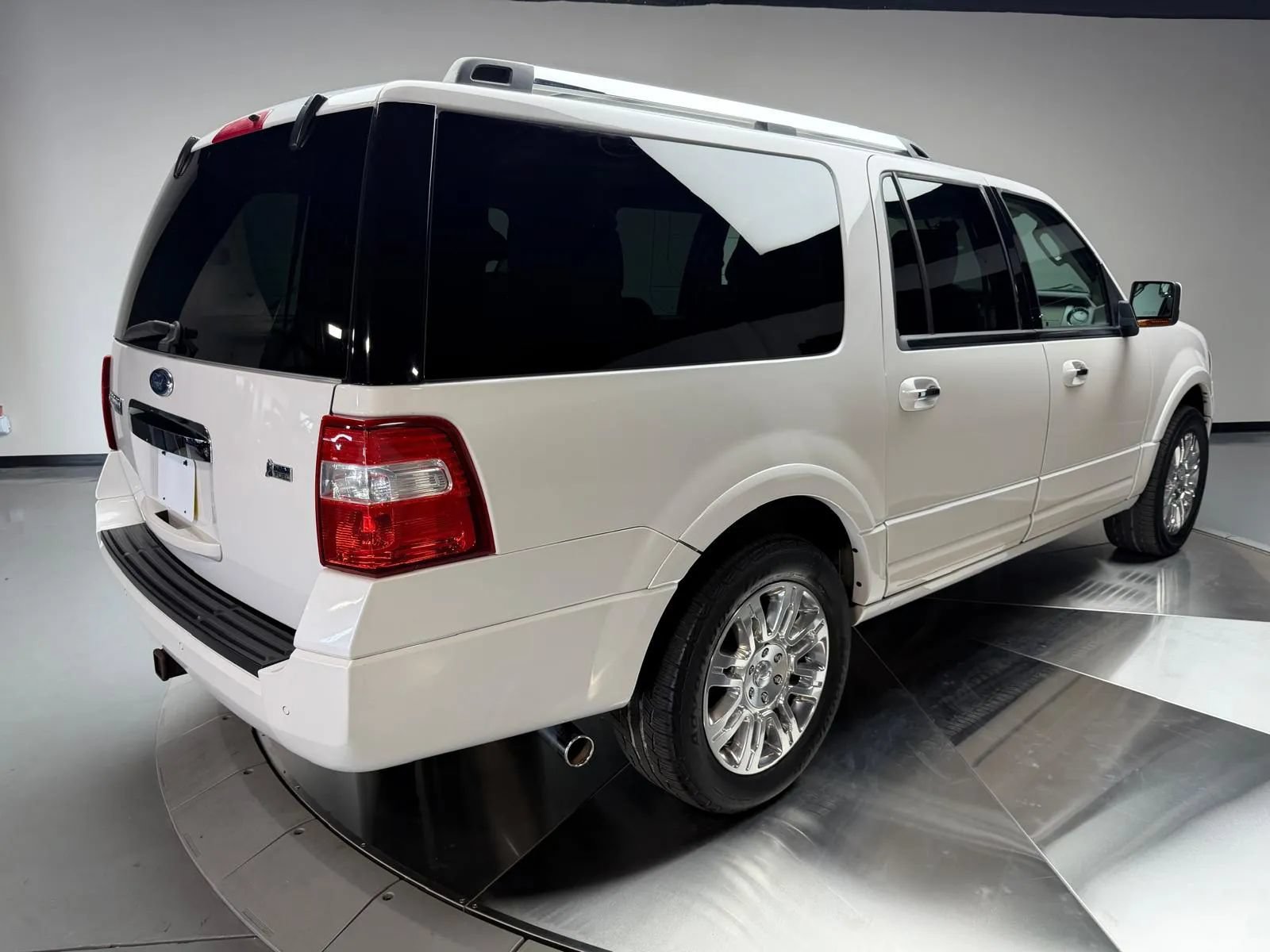 Used 2012 Ford Expedition EL Limited AWD/4WD image 2