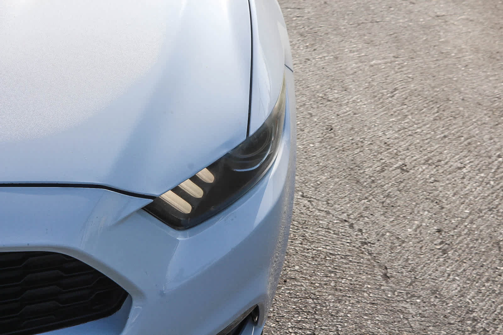 Used 2016 Ford Mustang Premium RWD image 13