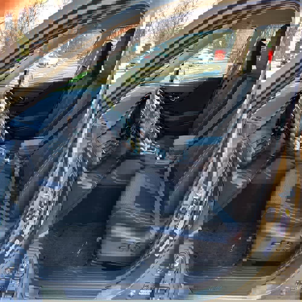 Certified 2023 Subaru Outback Premium image 2