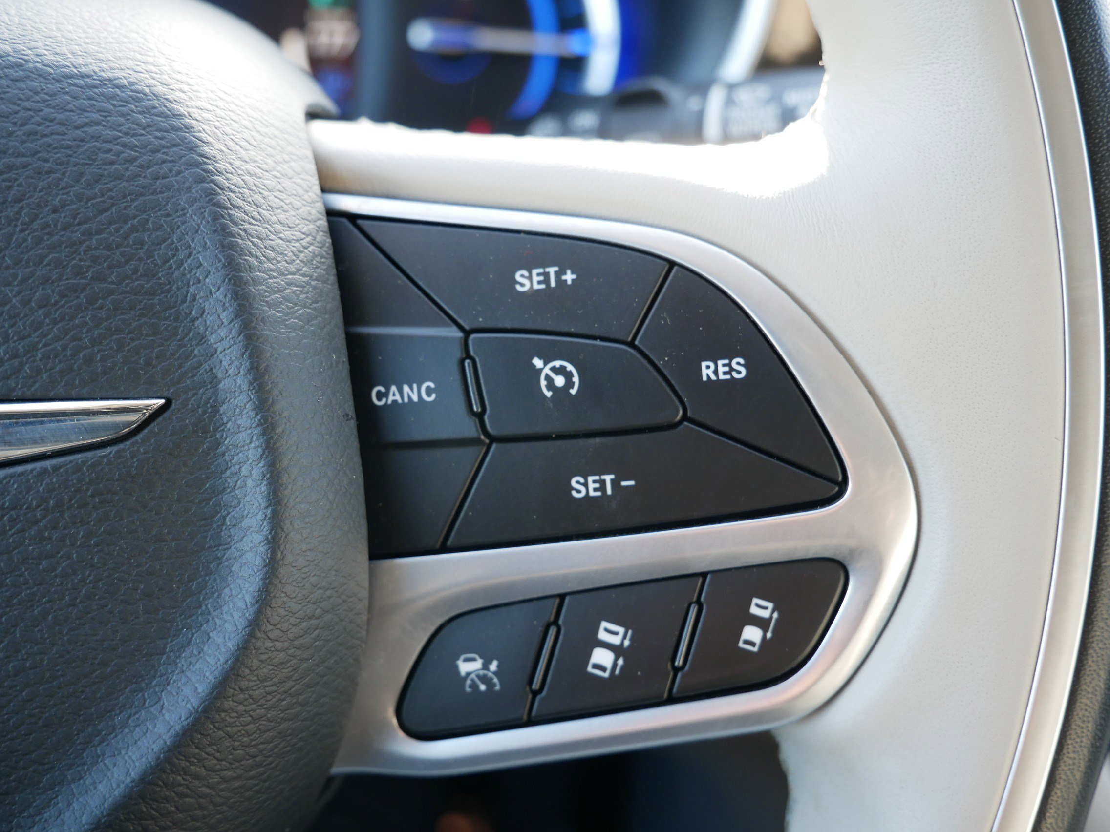 Used 2021 Chrysler Pacifica Limited image 30