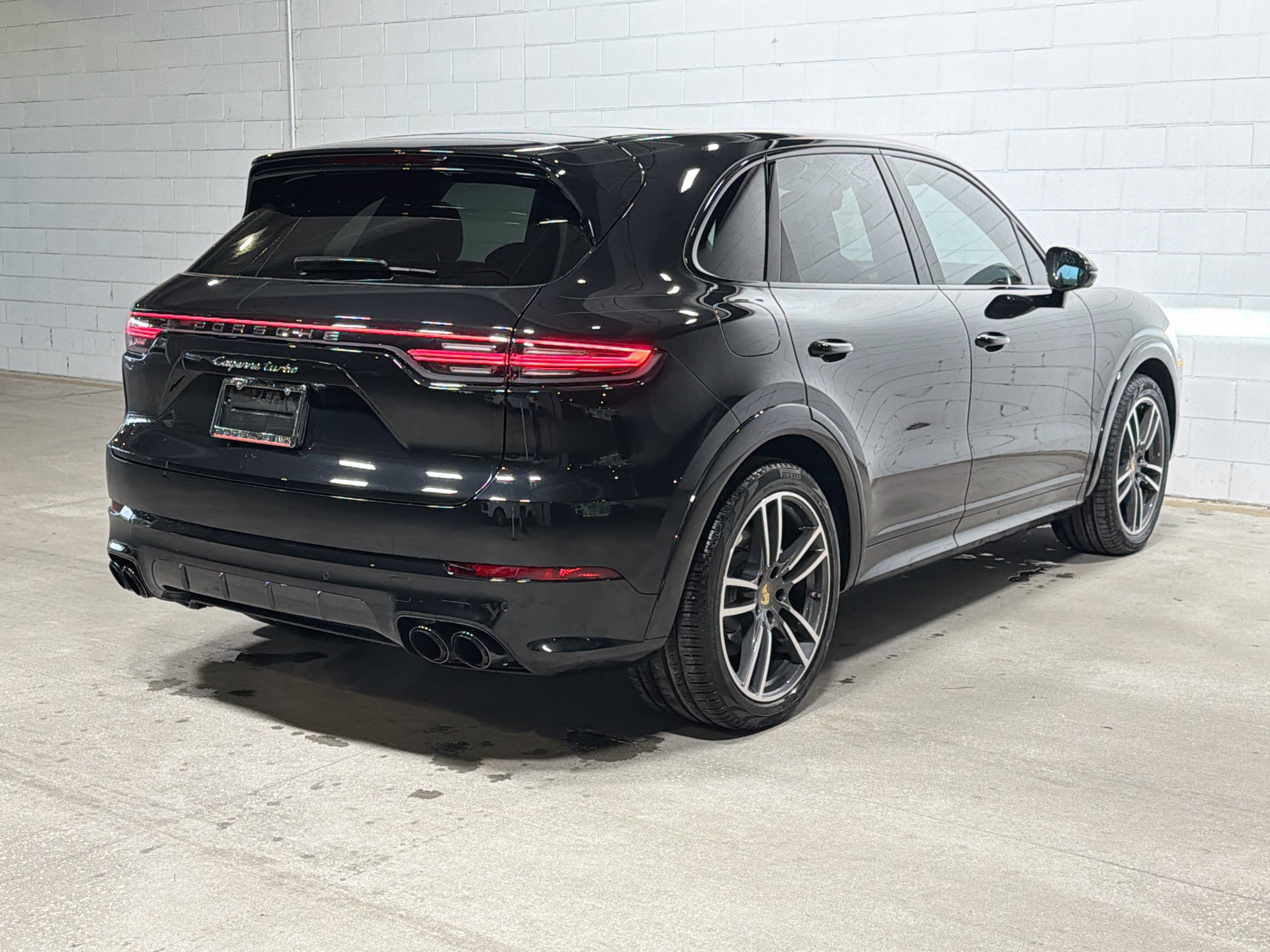 Certified 2023 Porsche Cayenne Turbo AWD/4WD image 7