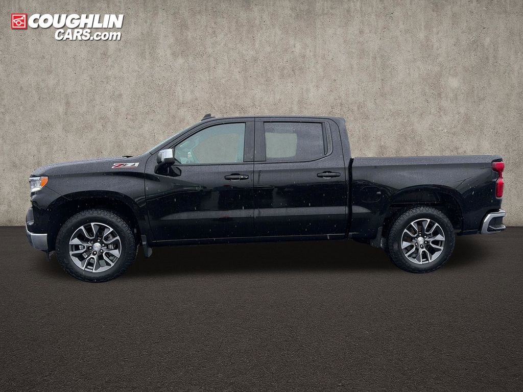 Used 2022 Chevrolet Silverado 1500 LT AWD/4WD image 2