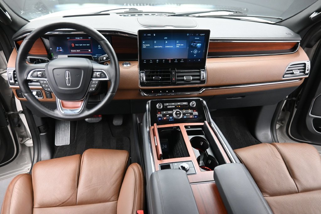 Used 2023 Lincoln Navigator Reserve RWD image 27