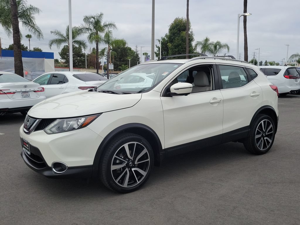 Used 2019 Nissan Rogue Sport SL FWD image 2