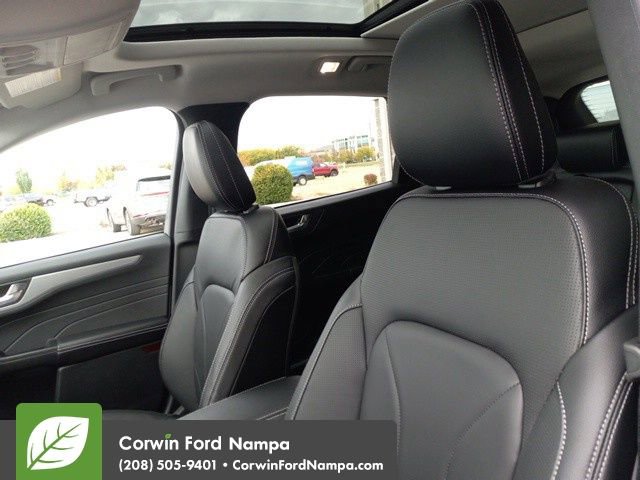 New 2025 Ford Escape SE w/ PHEV Premium Package image 13