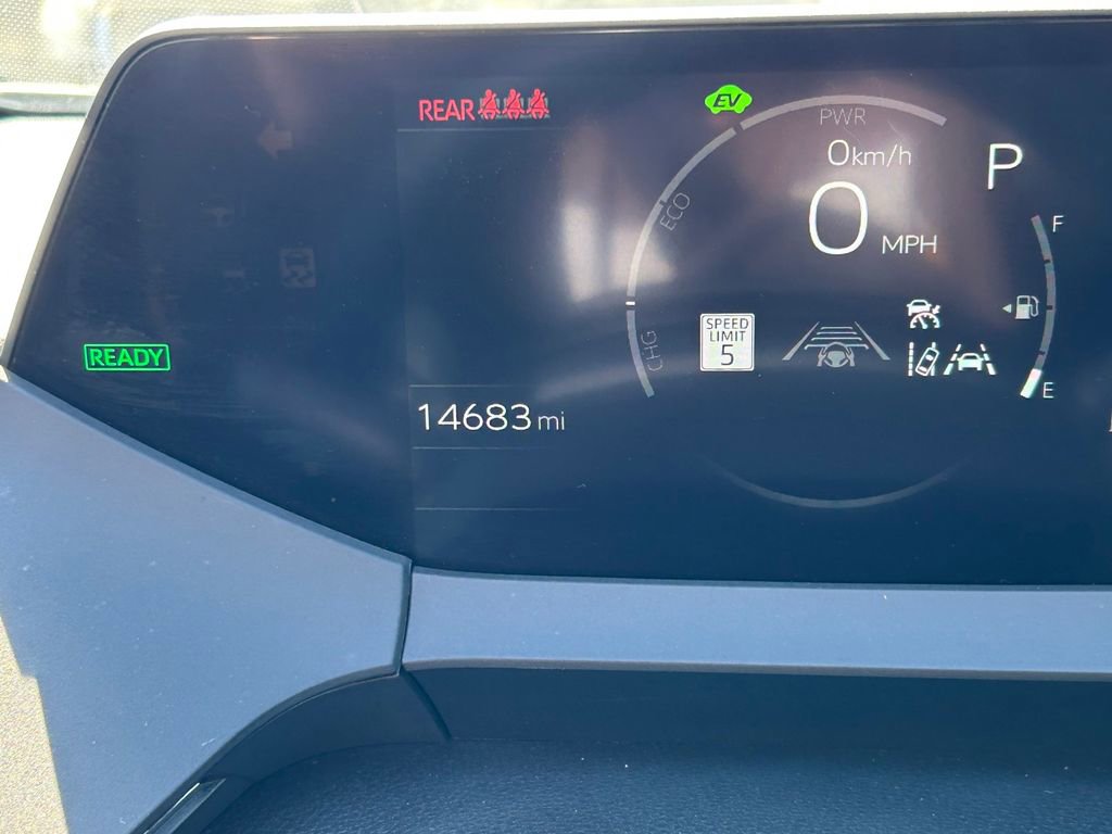Used 2025 Toyota Prius XLE FWD image 34