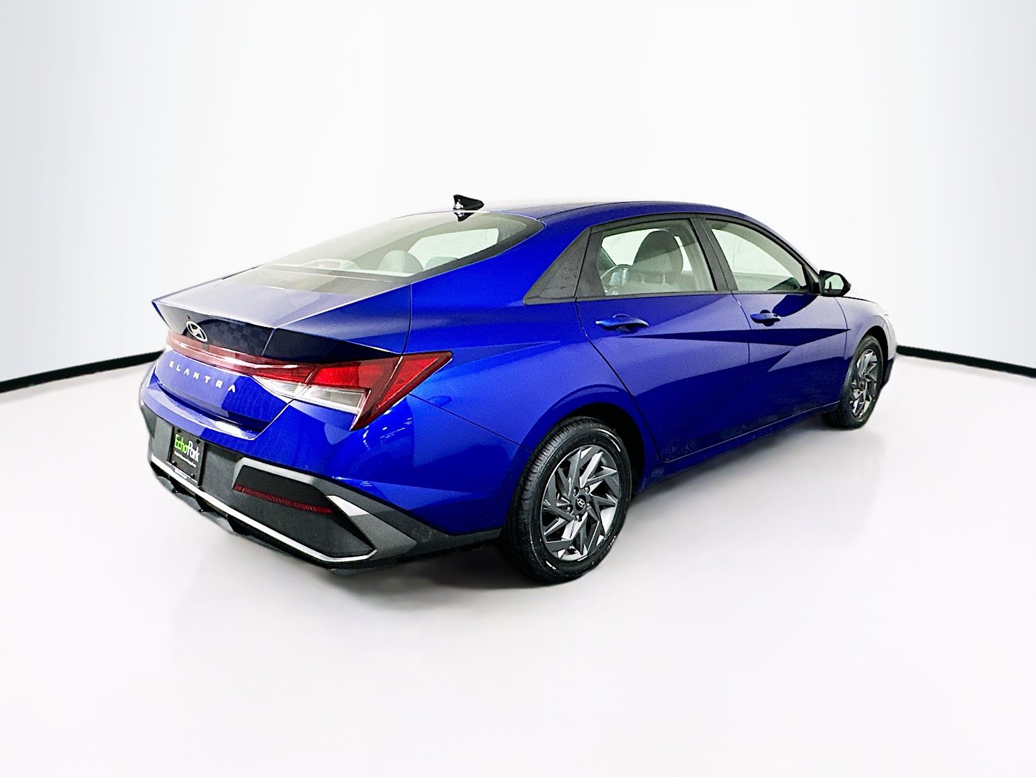Used 2024 Hyundai Elantra SEL FWD image 9