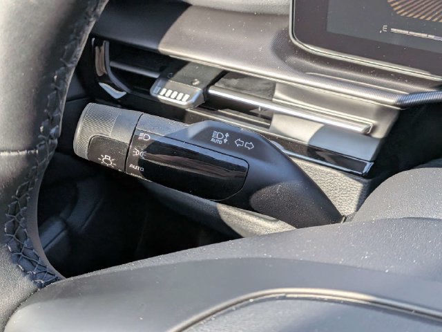 Used 2026 Kia Sportage EX FWD image 26