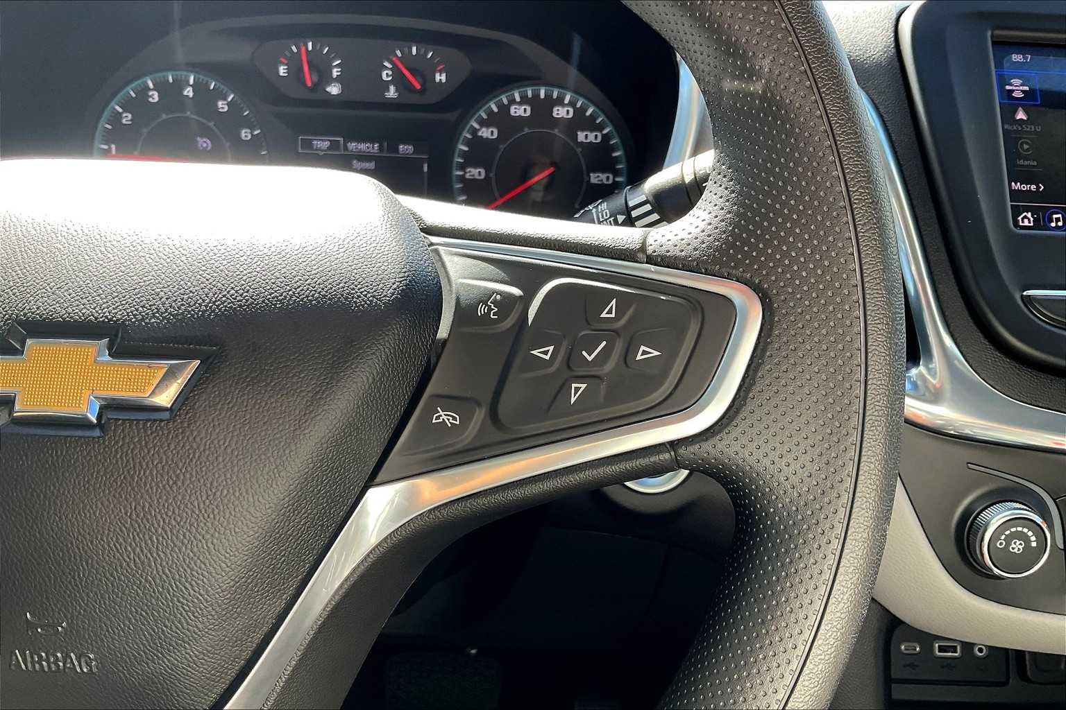 Used 2023 Chevrolet Equinox LS FWD image 19