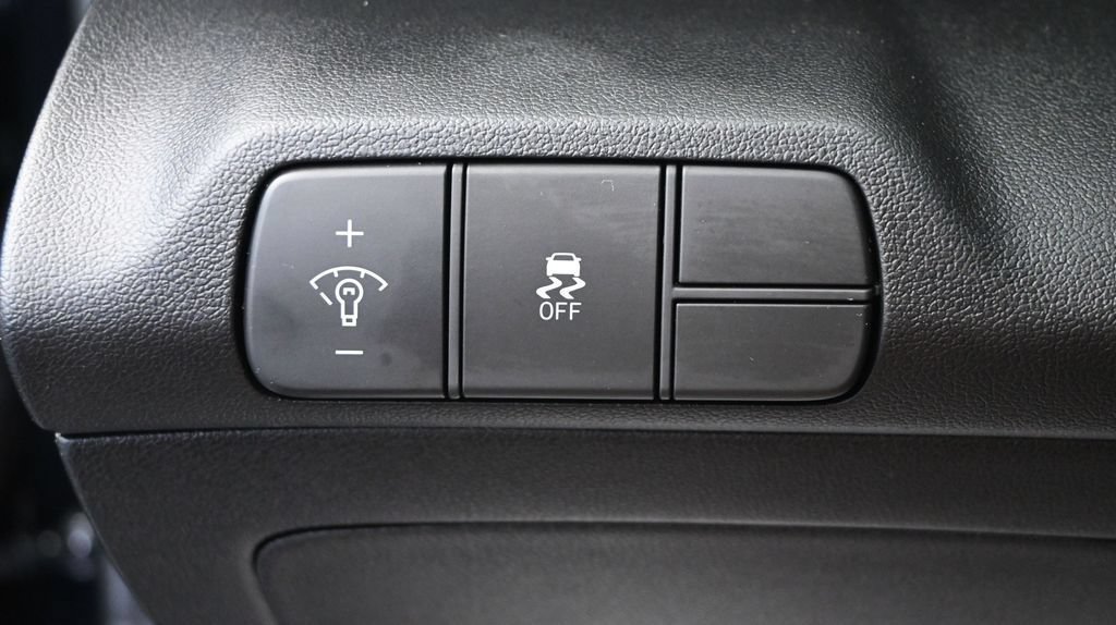 Certified 2025 Hyundai Elantra Sport FWD image 27