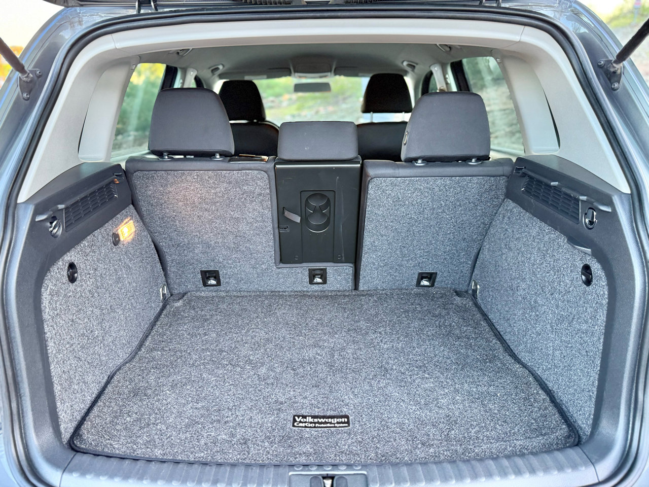 Used 2017 Volkswagen Tiguan Limited w/ Premium Package image 18