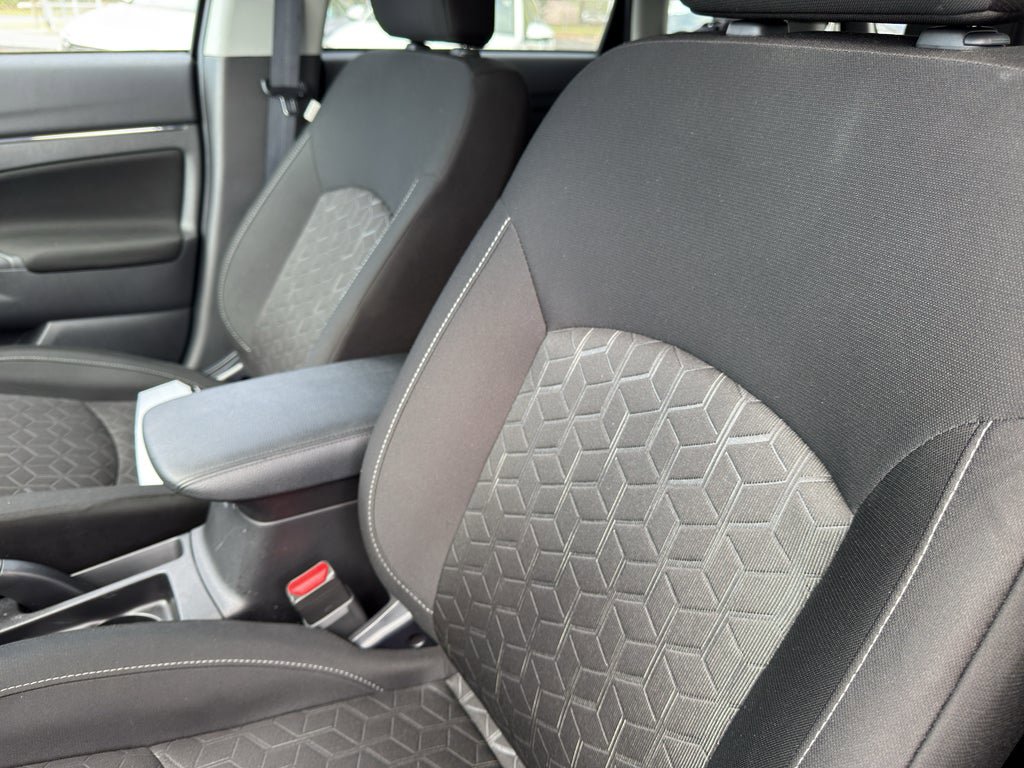 Used 2025 Mitsubishi Outlander Sport ES AWD/4WD image 13