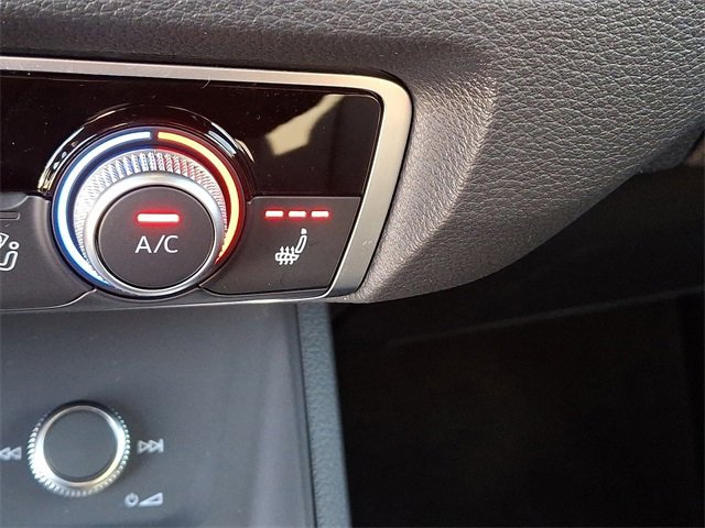 New 2025 Audi Q3 2.0T Premium image 16