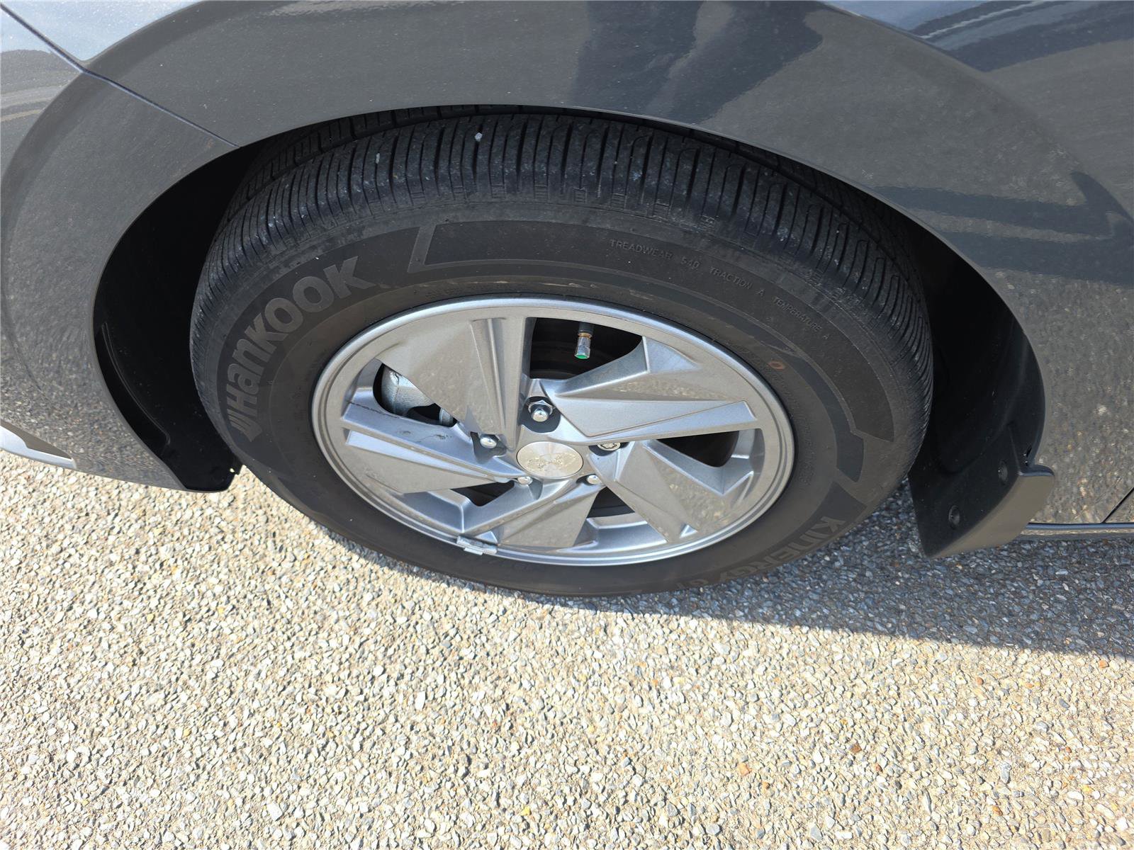 Certified 2024 Hyundai Elantra SE image 12