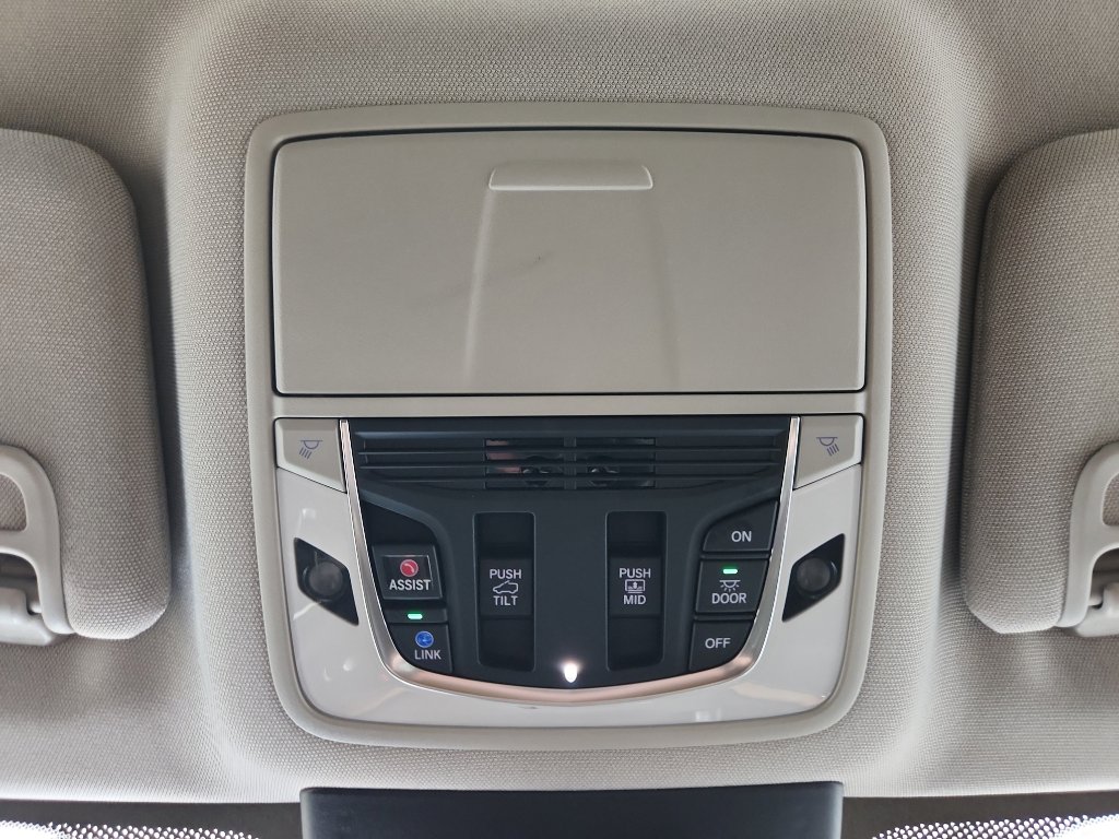 Used 2022 Acura MDX FWD w/ Technology Package image 27