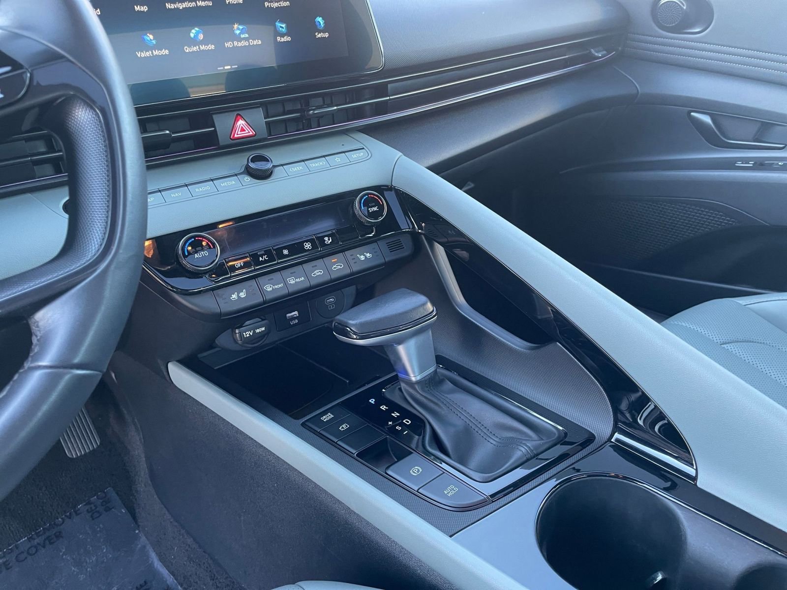 Used 2025 Hyundai Elantra Limited image 42